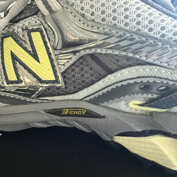 New Balance Gray Athletic Trail Running Shoes Women's Color Gray Sz 6 - Picture 13 of 15